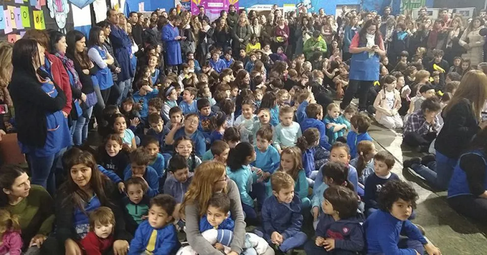 Creativas experiencias literarias infantiles protagonizaron feria del libro en el Colegio Vuriloche