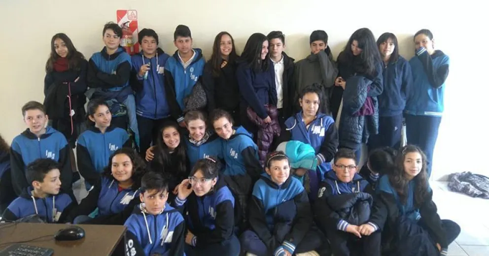 Chicos y chicas del María Auxiliadora visitaron El Cordillerano