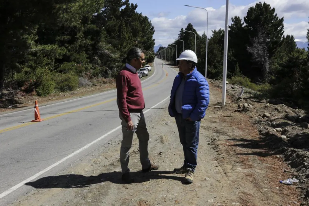 La iluminación del acceso al aeropuerto de Bariloche estará culminada en noviembre   