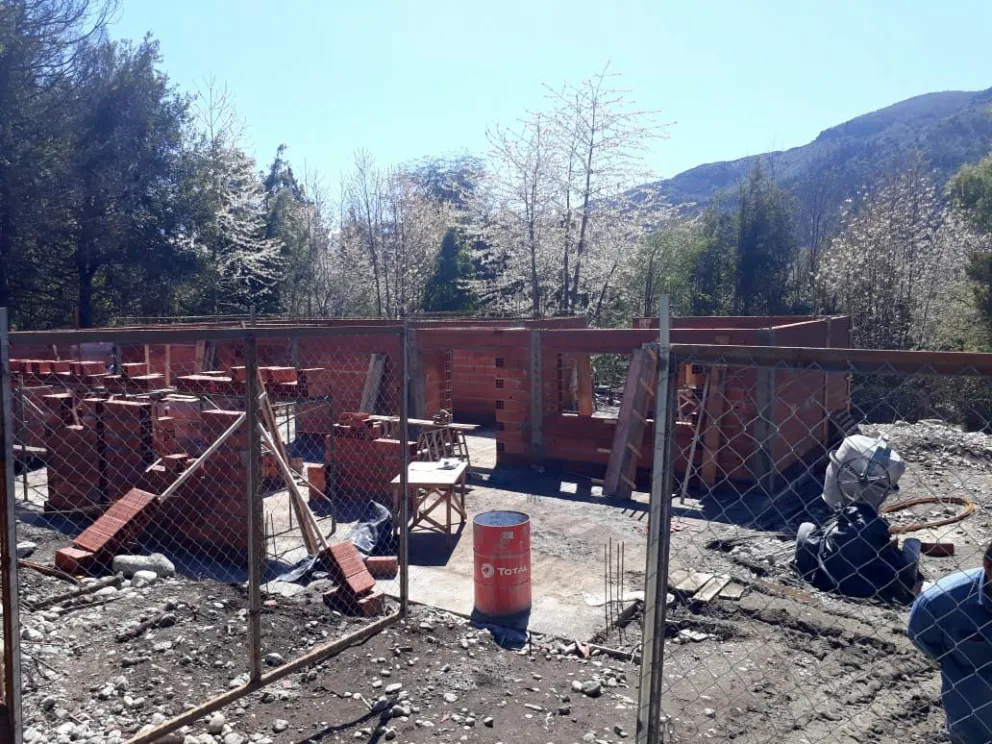 Avanza la obra del jardín de Los Coihues y se amplía la Primaria 324