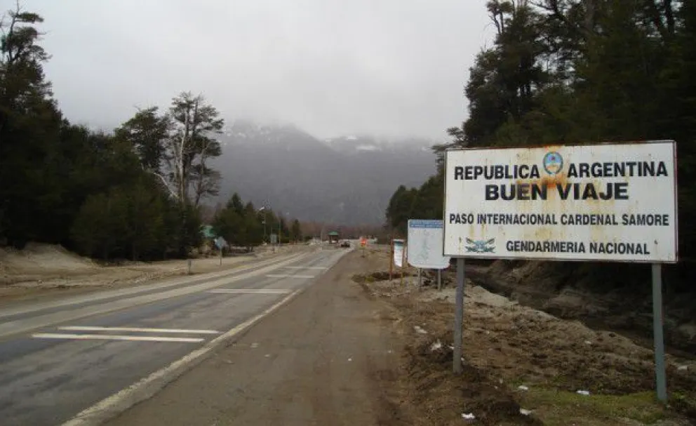 Reparan el asfalto del lado argentino del paso Samoré   