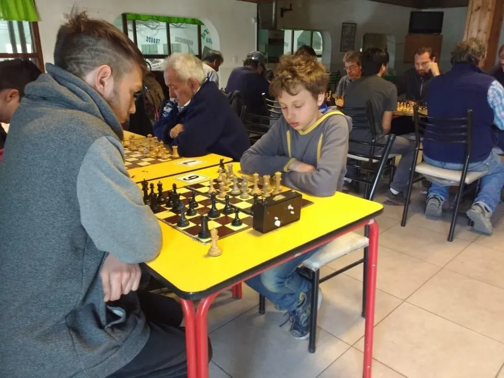 Arrancó el VI Torneo Barilochense de Ajedrez