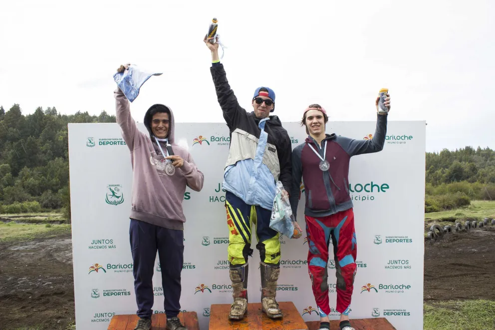 Dante Reggiani en MX y Bruno Puentes en Súper Enduro ganaron la segunda del barilochense