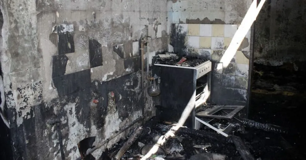 Un incendio destruyó una vivienda del Barrio Lera
