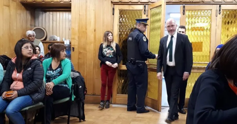 Físico forense brindó un testimonio  comprometedor para policías acusados