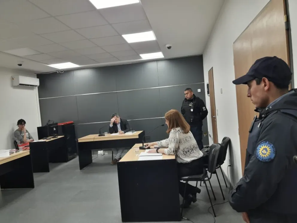 Formularon cargos a tres hombres por robo simple y tenencia de arma 