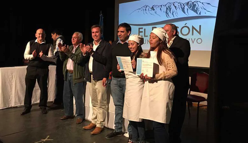 Sindicato Gastronómico entregó 75 certificados de diversos cursos