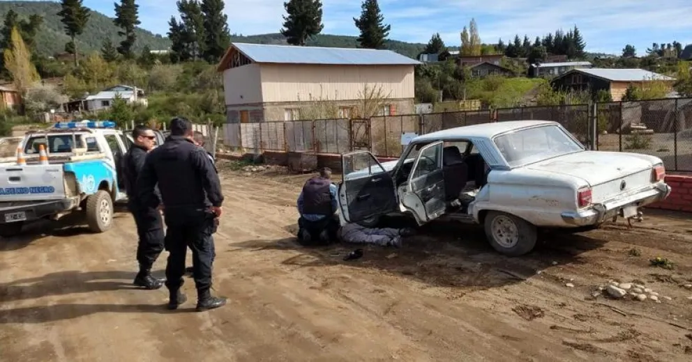 Detenido tras agredir y amenazar al director de una escuela
