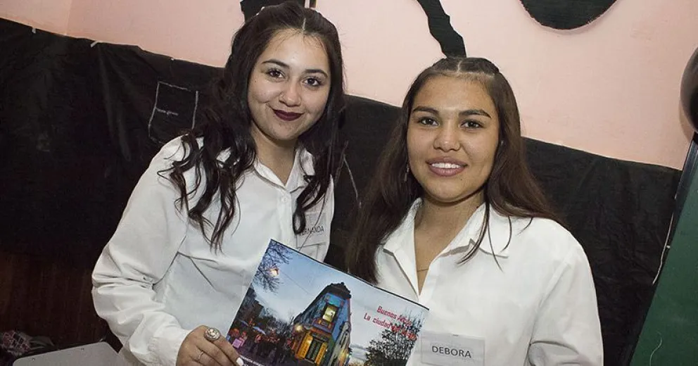 Brillante Feria de Turismo en la ESRN Número 44 “Abuelas de Plaza de Mayo”