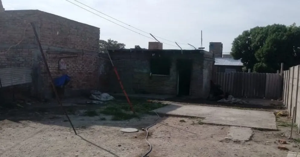Murieron siete personas por un incendio en el barrio Zatti