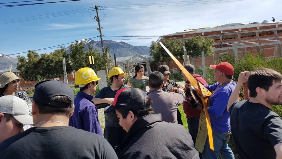 Los chicos del CFI Don Bosco apuestan por la energía renovable y crearon su propio generador eólico   