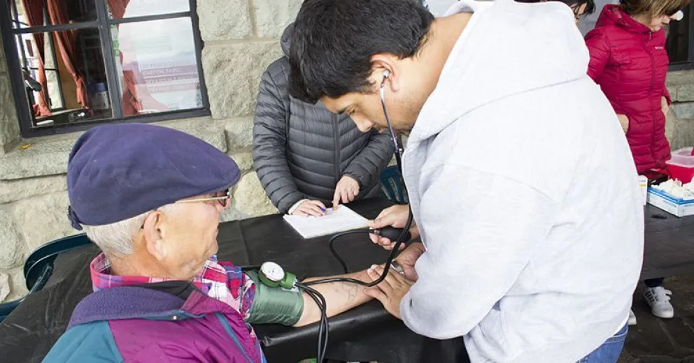 Con prevención y mediciones de glucosa se realizó el Día Mundial de la Diabetes