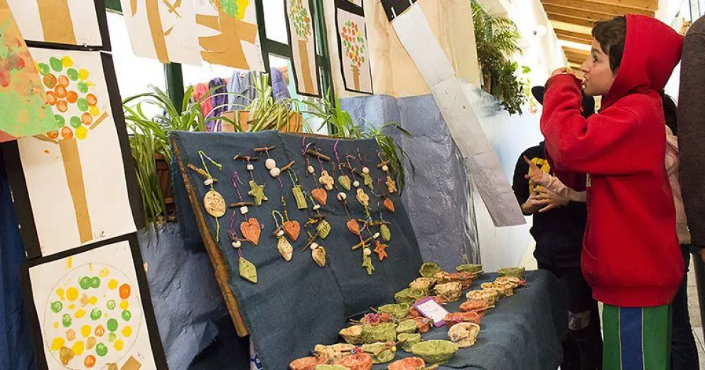 Espectacular muestra de arte en la escuela de Villa Los Coihues