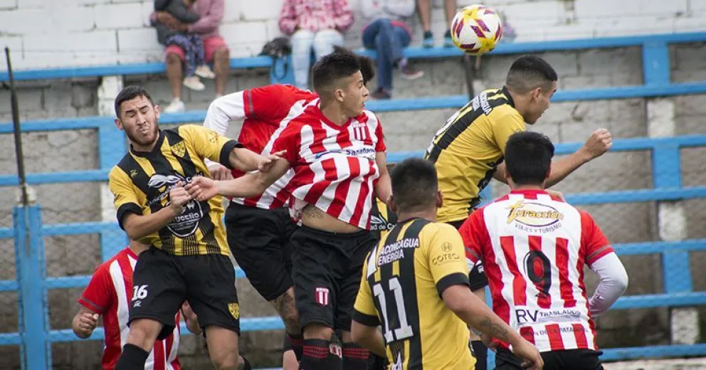 Estudiantes Unidos perdió 2 a 0