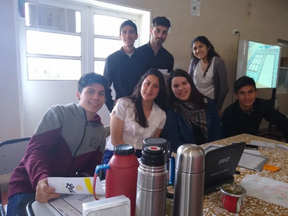 Todos los secundarios estarían en condiciones de comenzar con la presencialidad plena