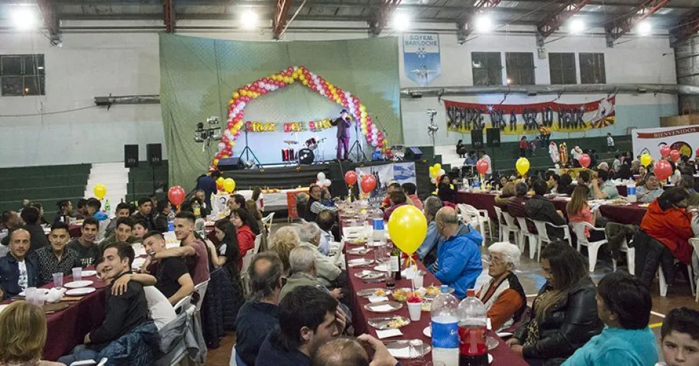 Cruz del Sur festejó sus 30 años a pura emoción
