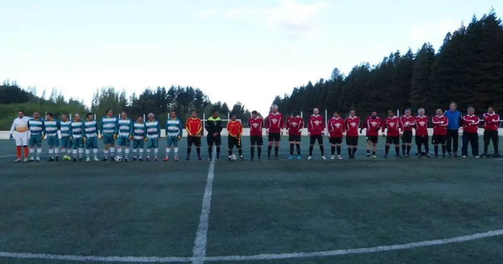 El fútbol, una excusa para confraternizar entre argentinos y chilenos