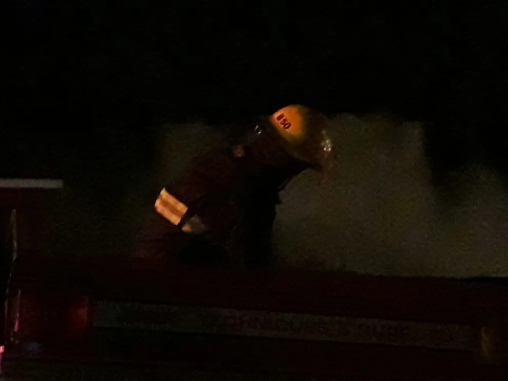 Voraz incendio consumió una vivienda en Parque Lago Moreno