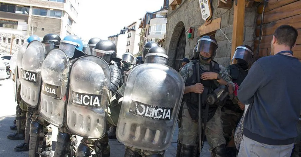 Liberaron a cinco de los detenidos por los disturbios fuera del juzgado federal