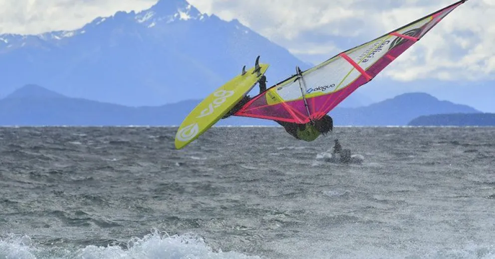 Vuelve el Tour Argentino de  Windsurf al lago Nahuel Huapi