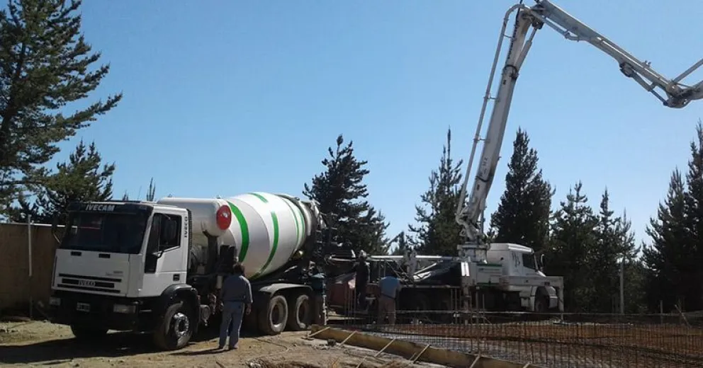 Avanzan las obras de provisión de agua potable para barrios del Este