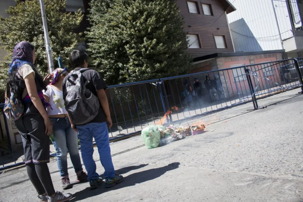 Liberaron a los otros dos detenidos por los disturbios en el juzgado federal