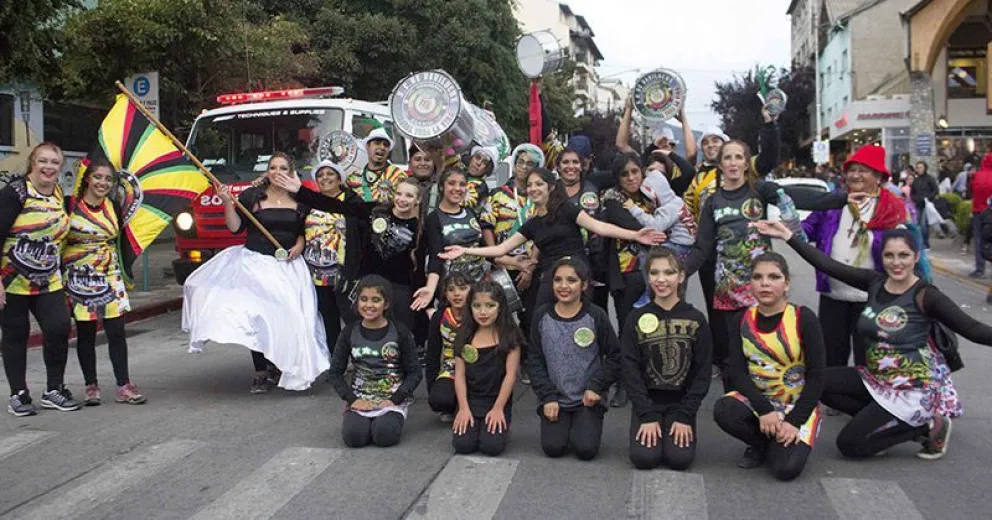 La Comparsa Elekú festejará sus ocho años y lo quiere hacer junto a la comunidad