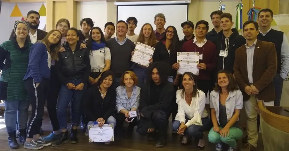 Última sesión y entrega de certificados a chicas y chicos de “Concejal por un día”