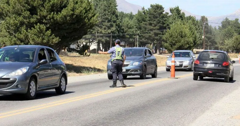Escapó de un control vehicular a toda velocidad y fue detenida