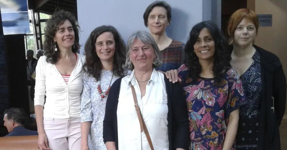 Fernanda Ungar, Valeria Fiala, Patricia Sauter, Virgnia Zapana e Ingrid Roddick. Atrás, Constanza Rossini.   