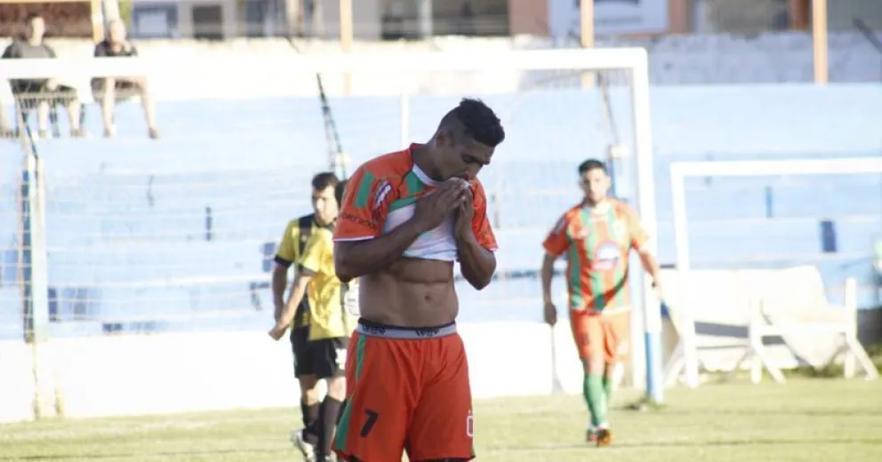 Puerto sufrió una dura derrota ante Catriel y quedó complicado para ascender
