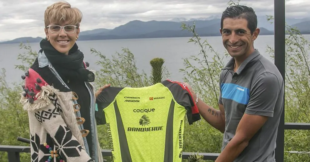 García Larraburu reconoció al ciclista barilochense Cristian Ranquehue