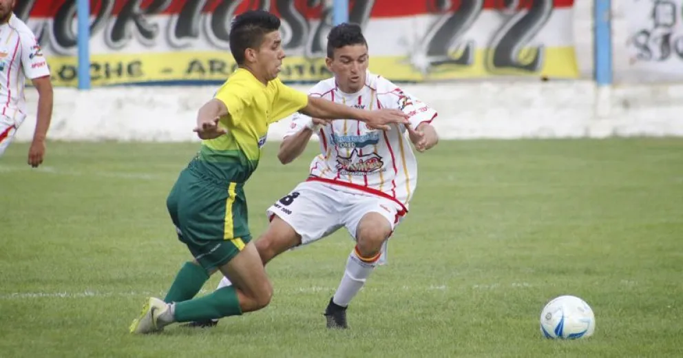 Cruz del Sur volvió a golear y quedó a un paso del campeonato