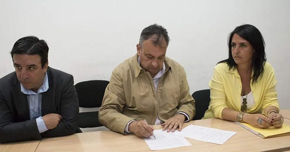 SOYEM y la Comuna rubricaron el acuerdo paritario