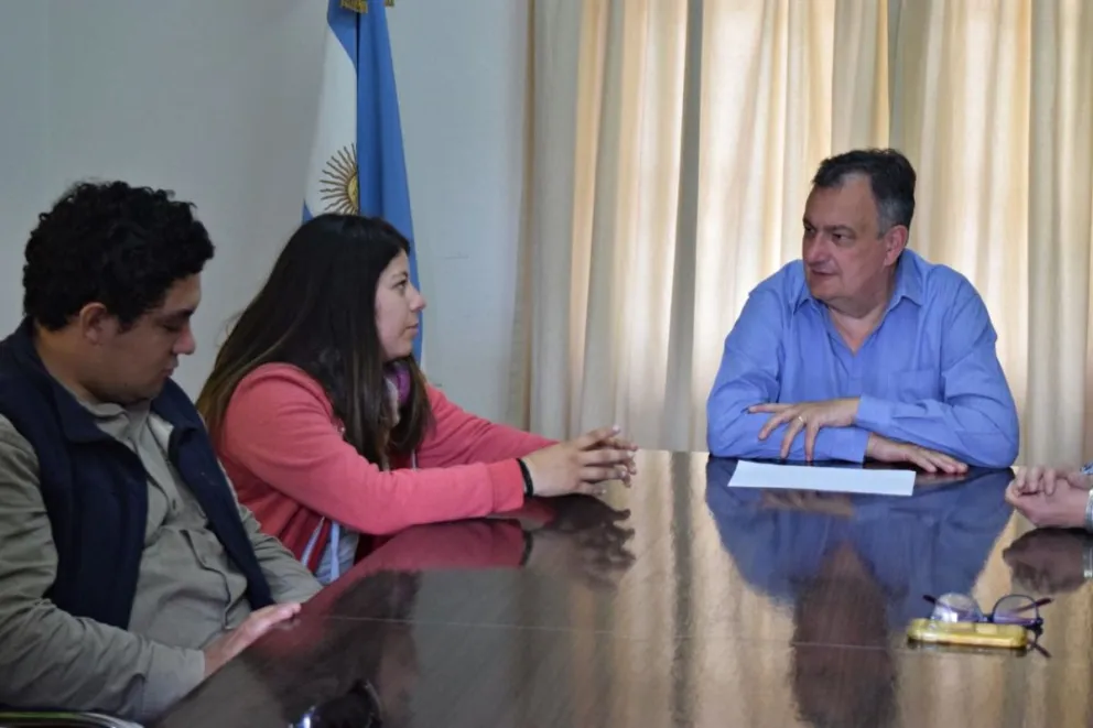 Merecido reconocimiento por parte del intendente a la Escuela Técnica “Nehuen Peuman”