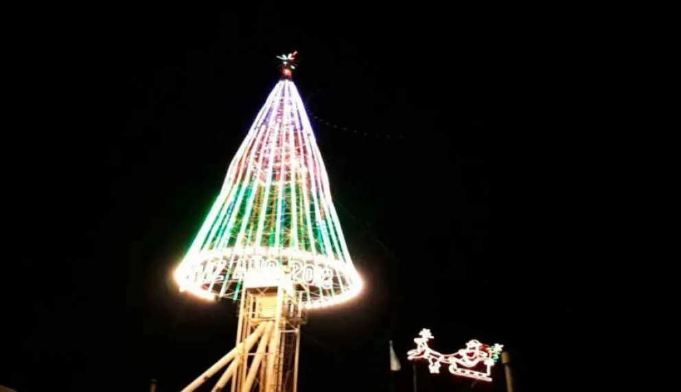 Este será el último año del  árbol navideño del Ñireco