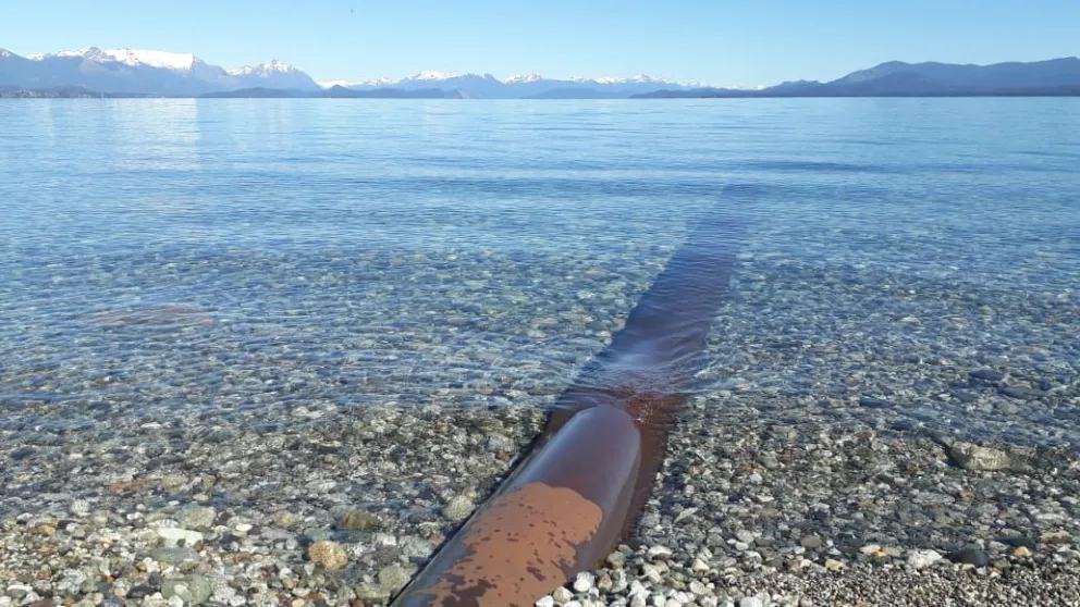 Juez Marigo aceptó un Amparo y ordenó a la CEB dejar de tirar residuos cloacales al lago