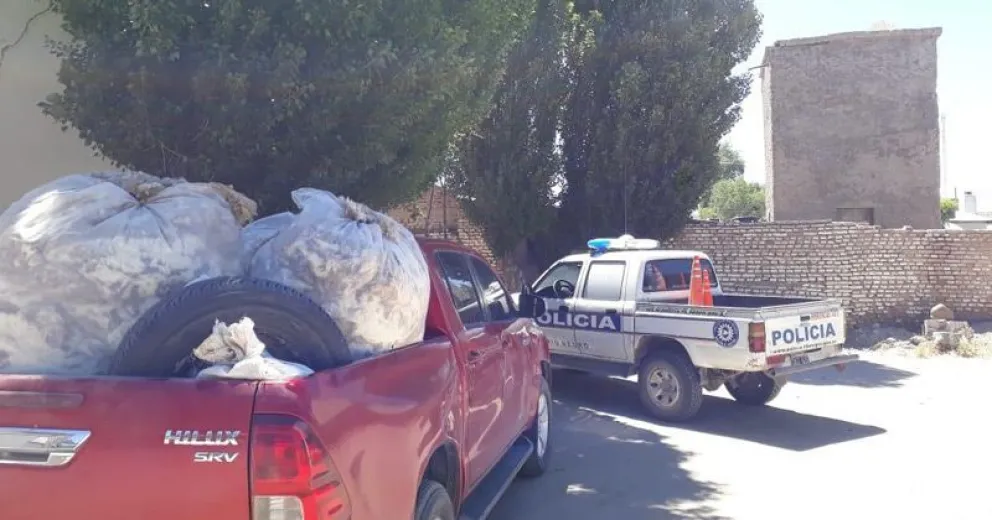 Sorprenden a un hombre que comercializaba lana sin documentación