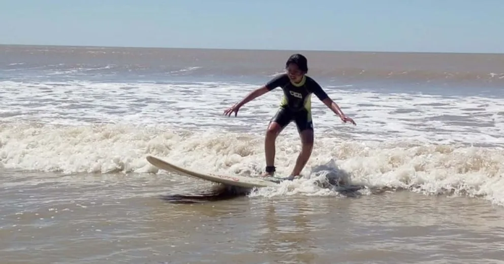 Surf escolar: una iniciativa rionegrina única en el país