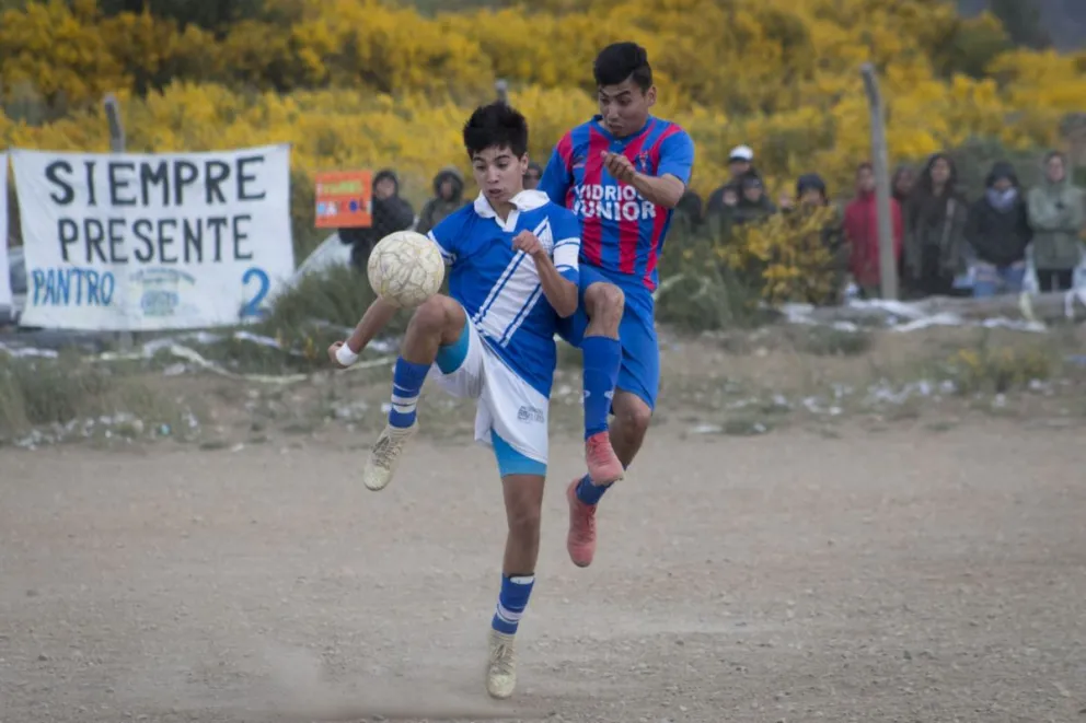 Güemes y Alas ganaron y jugarán para saber quién asciende