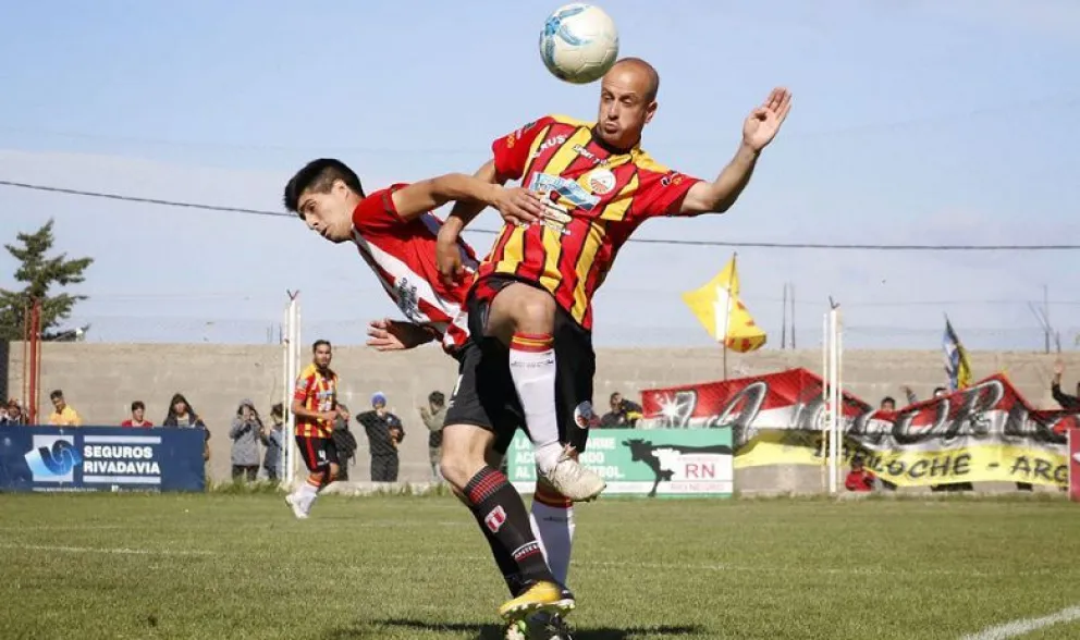 Cruz del Sur le empató el clásico a Estudiantes al final y mantuvo el invicto