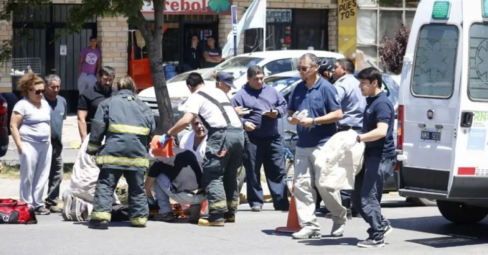 Sufrió serias heridas al ser embestido por un auto
