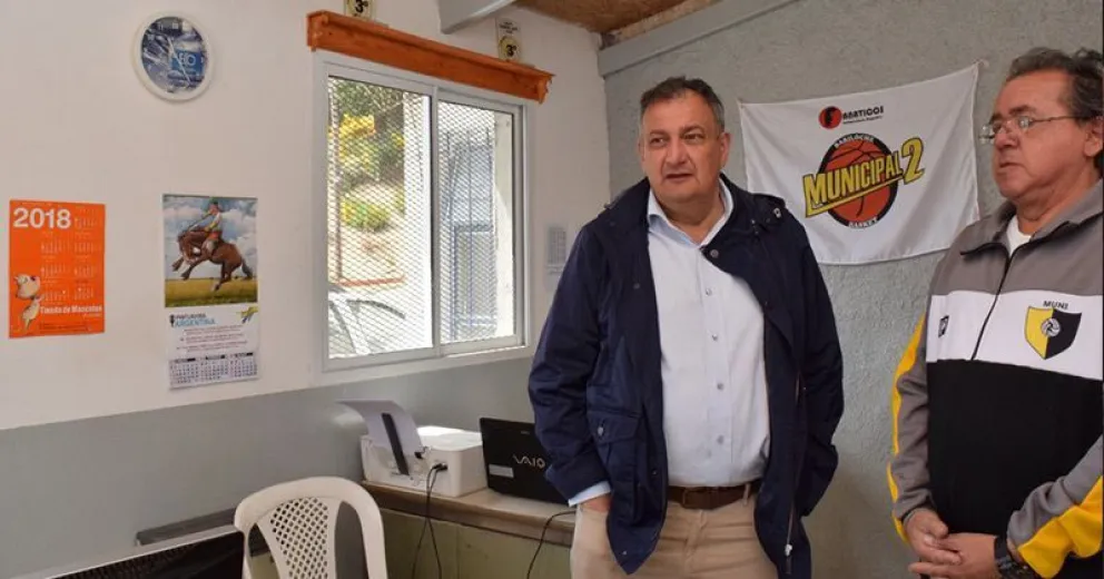 Gennuso recorrió las nuevas instalaciones del Gimnasio Municipal N° 2