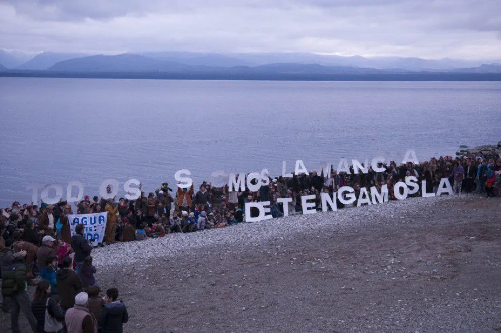 Elevan a la Justicia Federal actuaciones por el volcado de líquidos cloacales al Nahuel Huapi