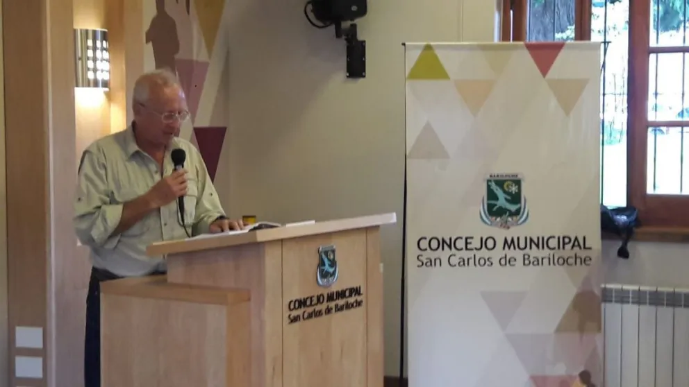Emotiva presentación del libro de María Argel