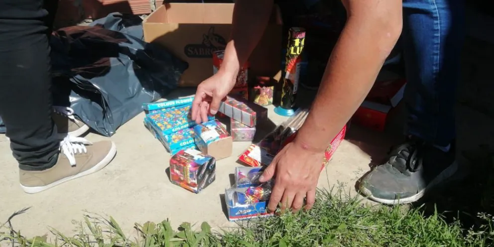 Un operativo municipal detectó venta ilegal de pirotecnia y una panadería clandestina