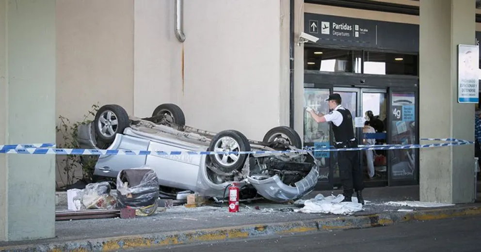 Está grave la mujer accidentada en el estacionamiento del aeropuerto
