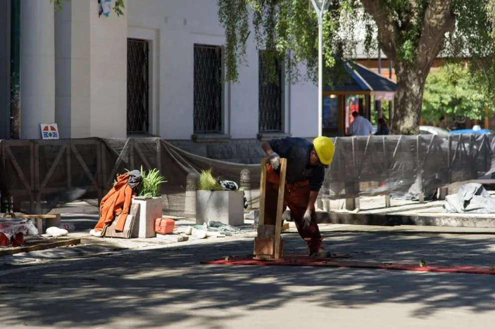 La obra en calle Mitre continuará todo el verano “con el menor lío posible”