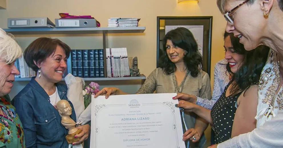 García Larraburu hizo entrega de la distinción Evita Compañera 2018