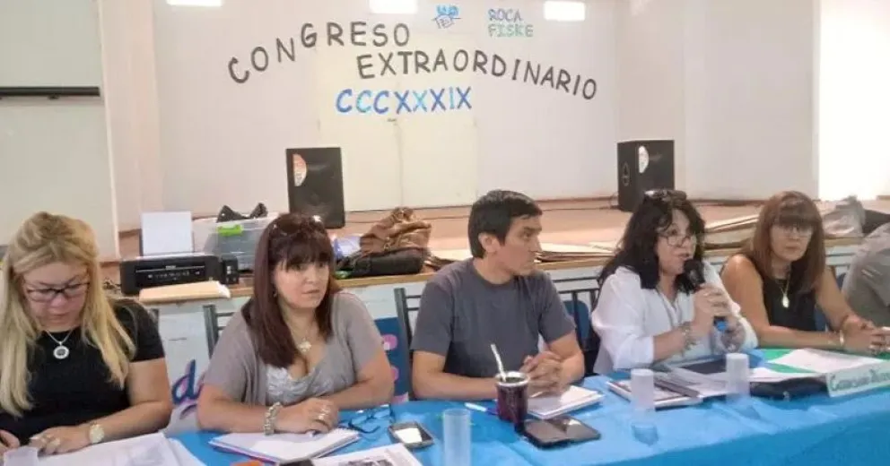 Docentes aceptaron la propuesta salarial del gobierno provincial